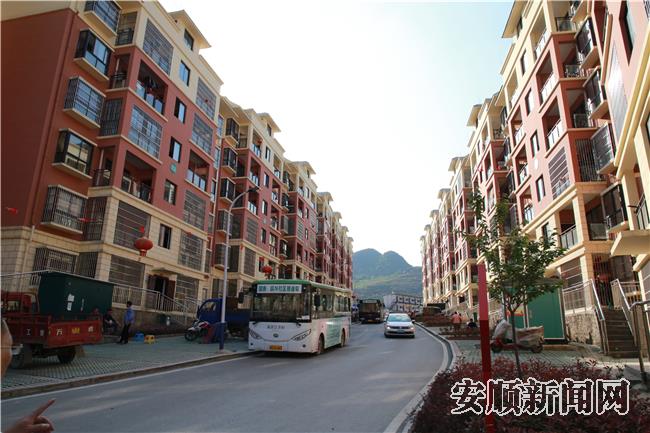 关岭自治县同心社区一角 伍水清 摄影.JPG