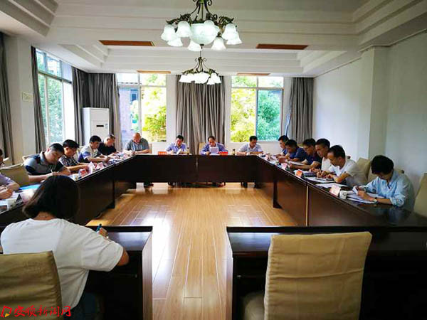 全市校园及周边环境专项整治工作会议召开.jpg