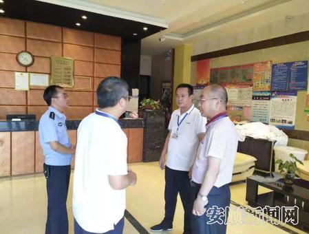 镇宁多部门联合4.jpg