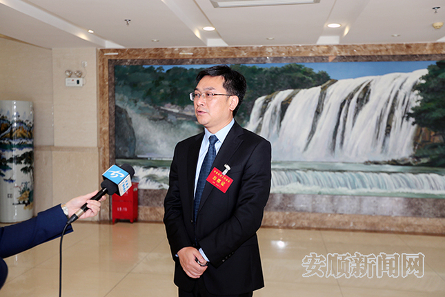 关岭县委书记 黄波