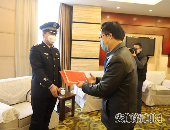 慰问交警