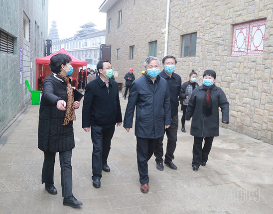 DC9F63A8-9D41-4D2D-9233-3ECAED7956FE_IMAGE_16_LOW_0