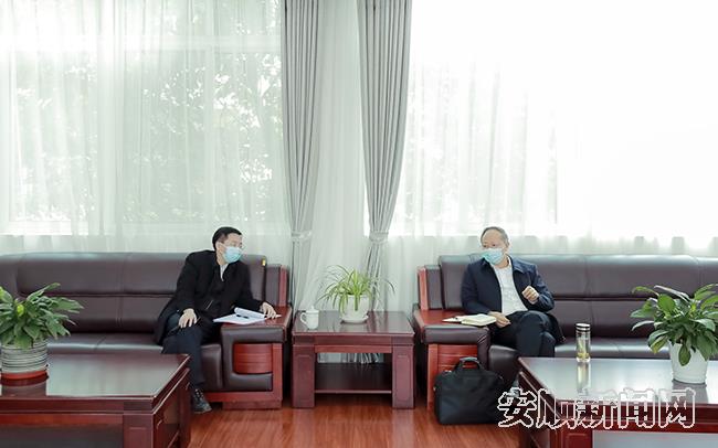 调研座谈.jpg