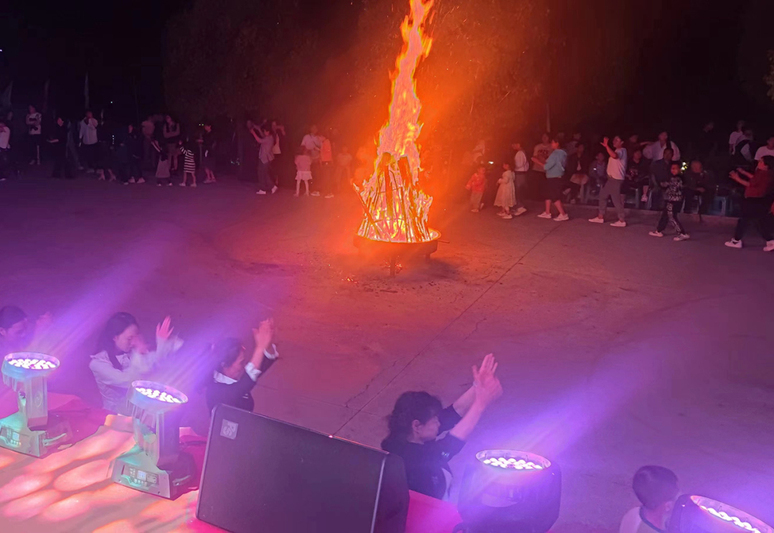 篝火晚会.jpg