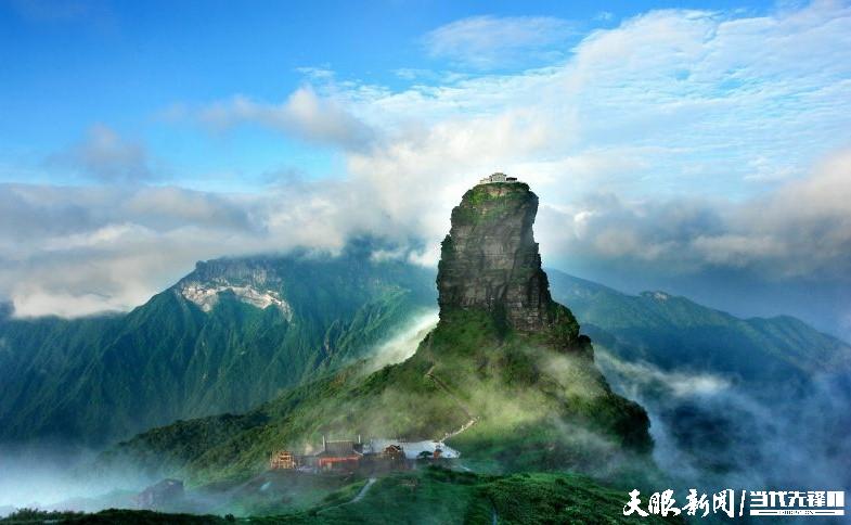 雨后的梵净山显得格外清新脱俗。段彪 摄.jpg