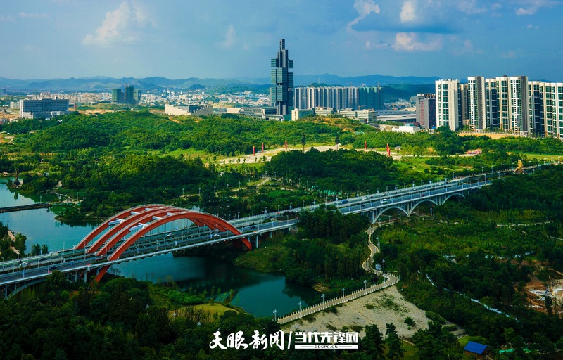 绿意盎然的观山湖区 作者曹经建-2.jpg