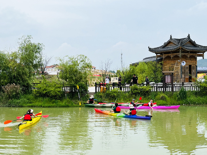 小河湾水上游乐.jpg