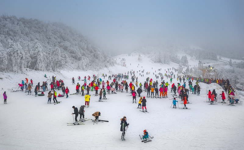 玉舍滑雪场一角（六盘水市委宣传部供图）.jpg