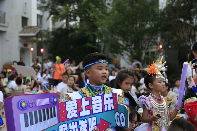 “以赛促旅”，平坝区第二届乡村歌手大赛也将赛场设在天龙屯堡景区.JPG