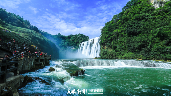黄果树大瀑布 图片来源：安顺市委宣传部