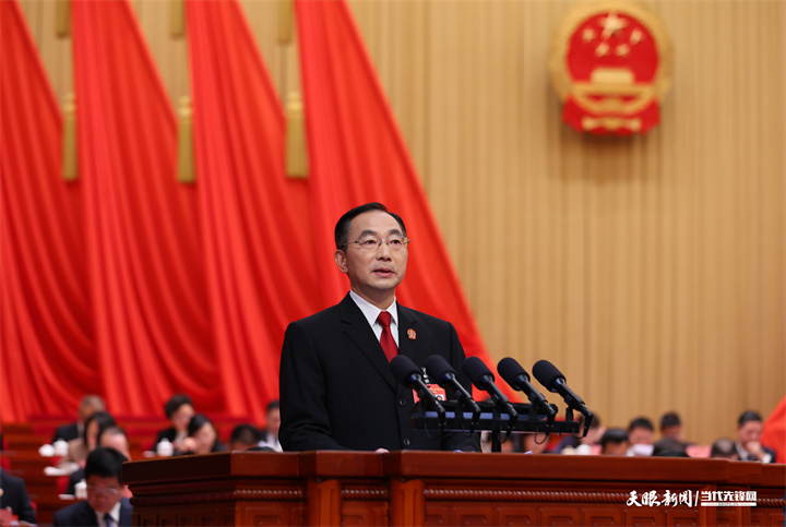 1737459915161126.jpg 省高级人民法院院长茆荣华作省高级人民法院工作报告。.jpg