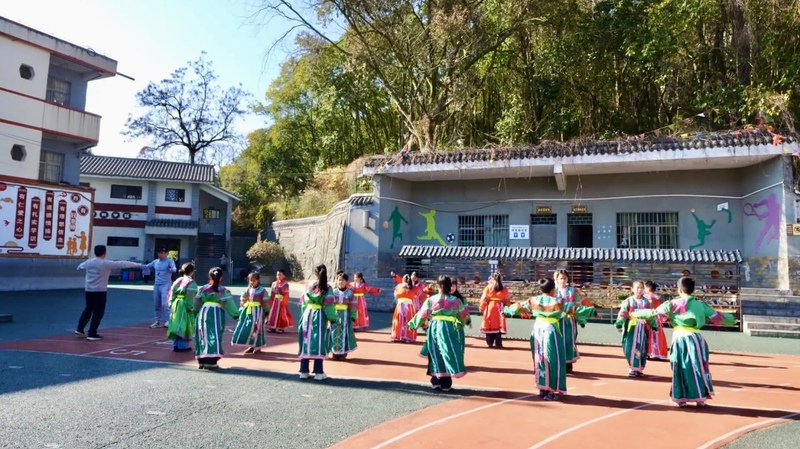 西秀区旧州小学：非遗地戏进课堂 传统文化-FZ1002591617.jpg