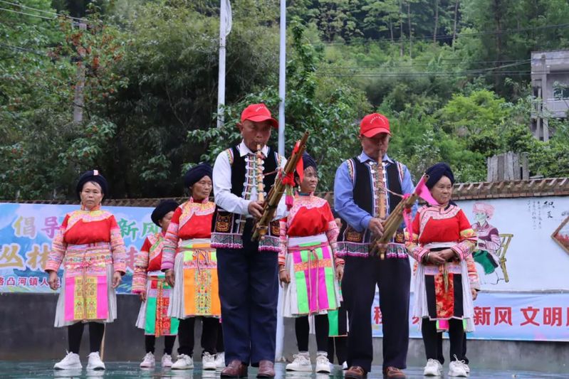 紫云格凸河镇：千人徒步&nbsp; 畅享丛林之美-FZ1002645837.jpg