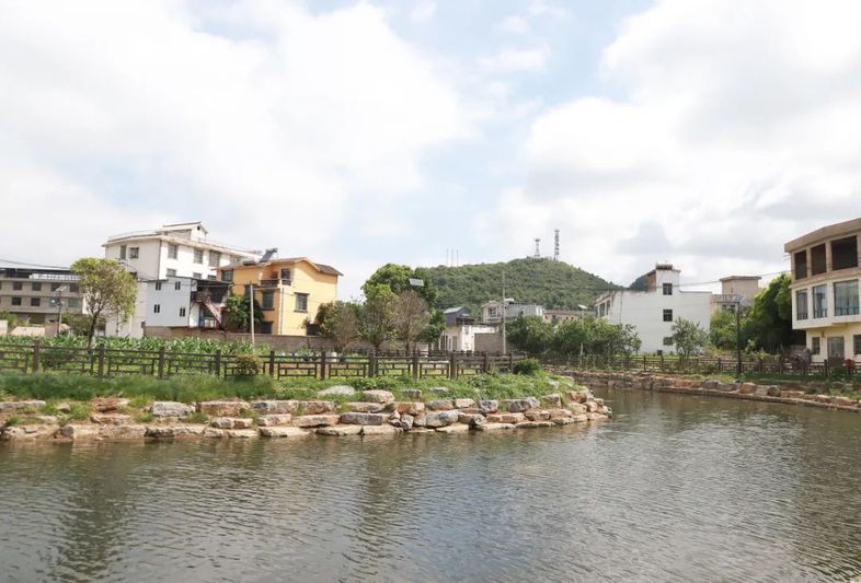 城北村沿河景色.jpg