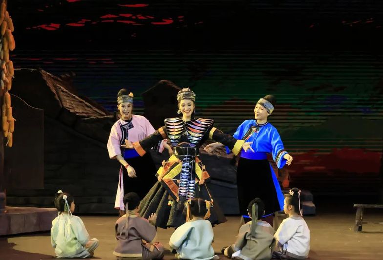 大型原创情景歌舞剧《屯堡长歌》在安顺隆重-FZ1002866222.JPG