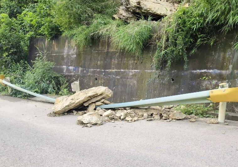 汛期造成的农村公路损坏-FZ1002906535.png