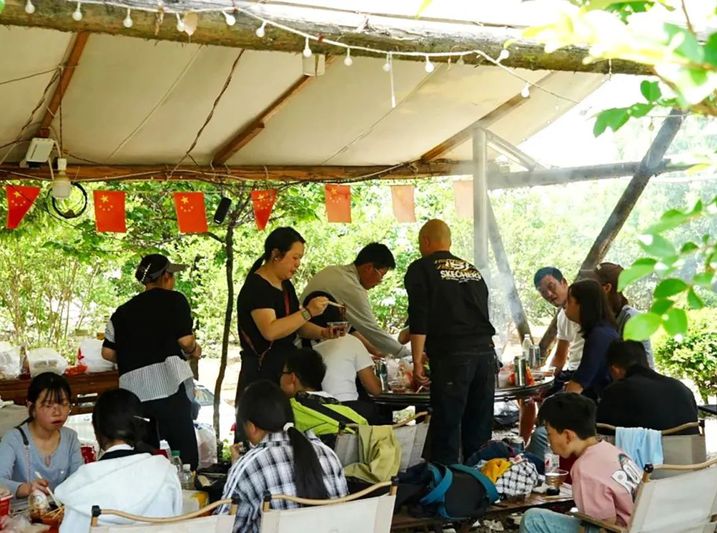 游客烧烤.jpg
