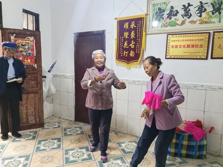 屯堡花灯《大雁传书》排练现场1.jpg