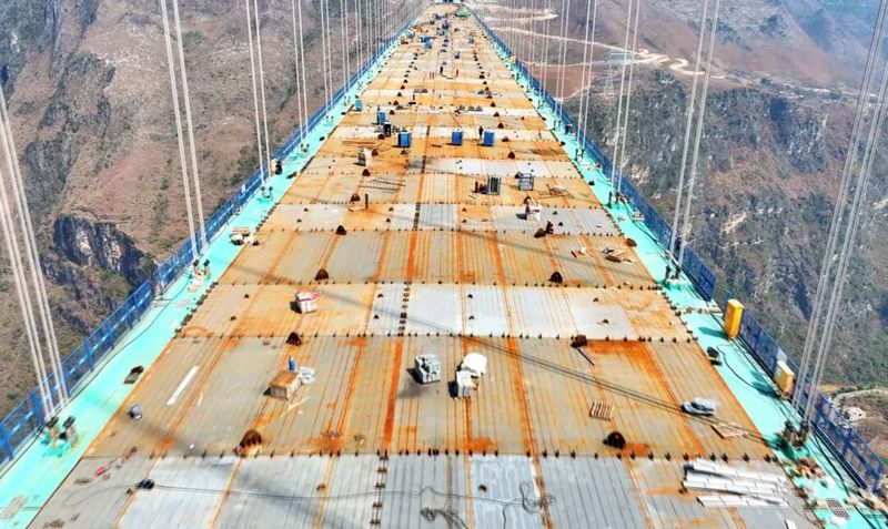 2025年3月7日,花江峡谷大桥嵌缝板吊-FZ10021195754.jpg