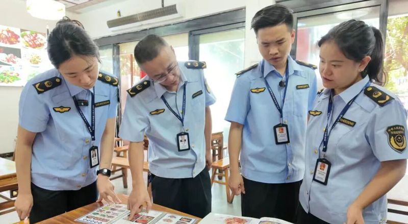 市市场监管局开展景区食品安全检查  刘凤-FZ10021208098.jpg