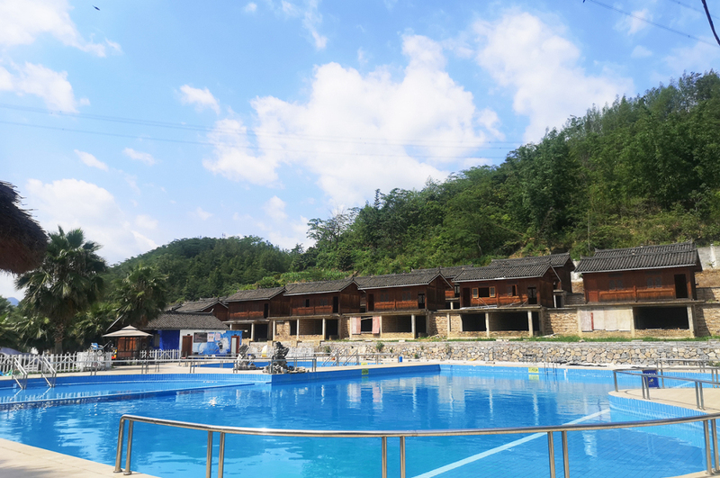 营地游泳池.jpg