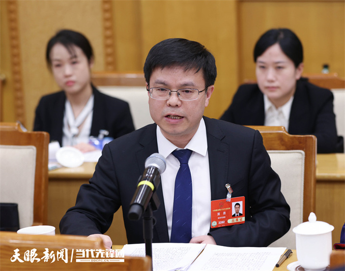 17412372511627.jpg 黄勇.jpg