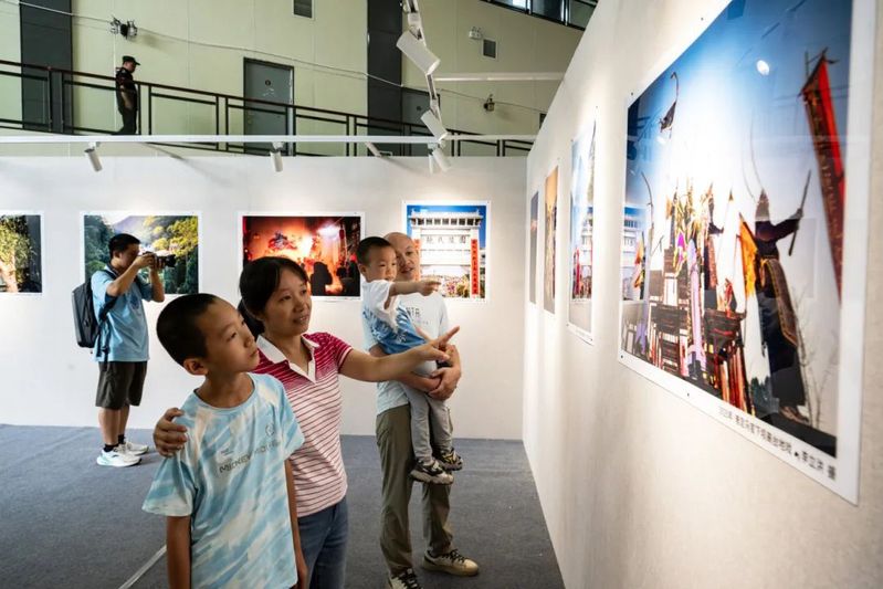 《家国屯堡600年》摄影展开展 (1)-FZ10021006553.jpg