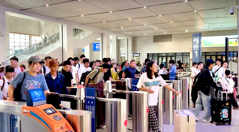 安顺西站多举措护航暑运高峰-FZ10021032431.jpg