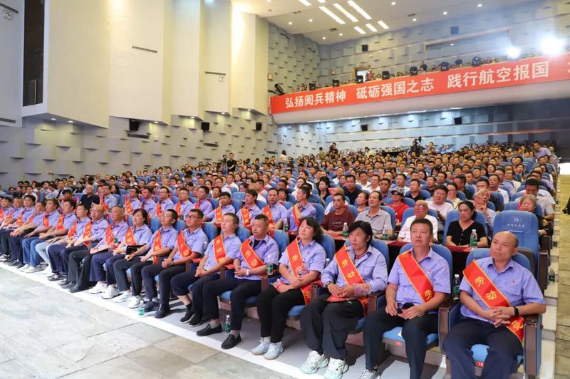 三线文化思政课《永远光辉》开演 _重温峥-FZ10021110152.JPG